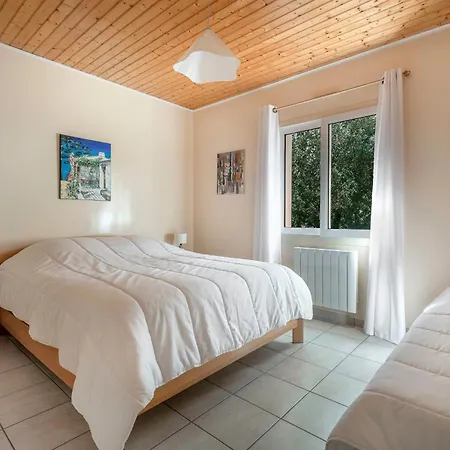 Holiday home Maison Dune Et Foret A 100m De La Saint-Michel-Chef-Chef